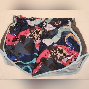 Women's Nike Icon Flash Tempo 3 Running Shorts Size Medium (fit small)